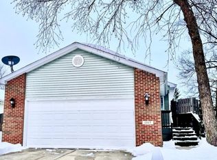 1517 Lupine Cir, Valparaiso, IN 46383