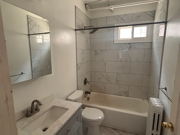 232 Richmond Ave #3 — Photo 3