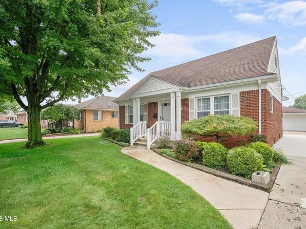 4517 Clover Ln, Toledo, OH 43623