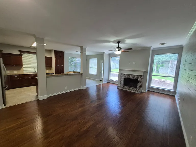 712 Moss Wood — Photo 14