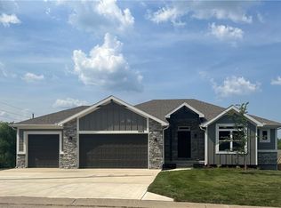 1322 SW Addie Ln, Grain Valley, MO 64029