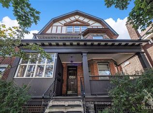 220 Powell Ave #4, Ottawa, ON K1S 2A5