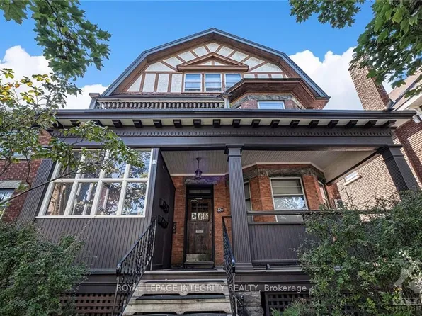 220 Powell Ave #4, Ottawa, ON K1S 2A5