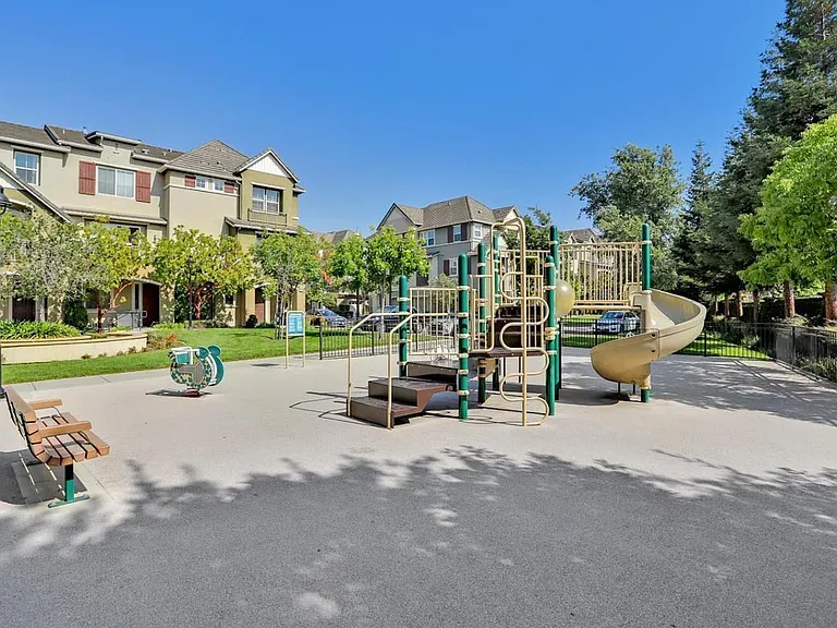 2051 Oakland Rd — Photo 28