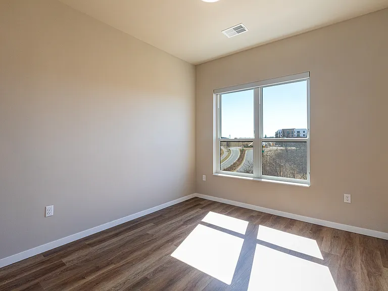 Talon Apartments — Photo 10