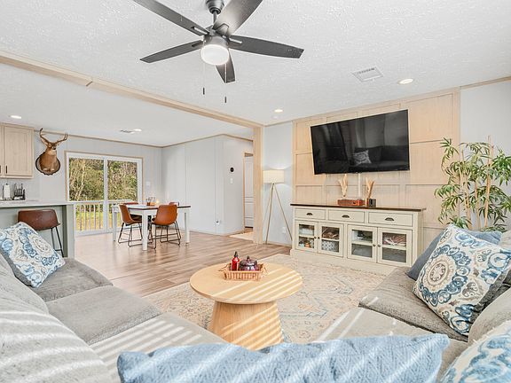 3rd image of 116 E Church St