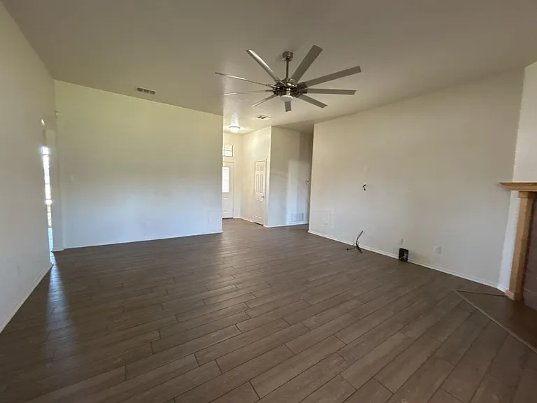 10105 Diana Dr — Photo 4