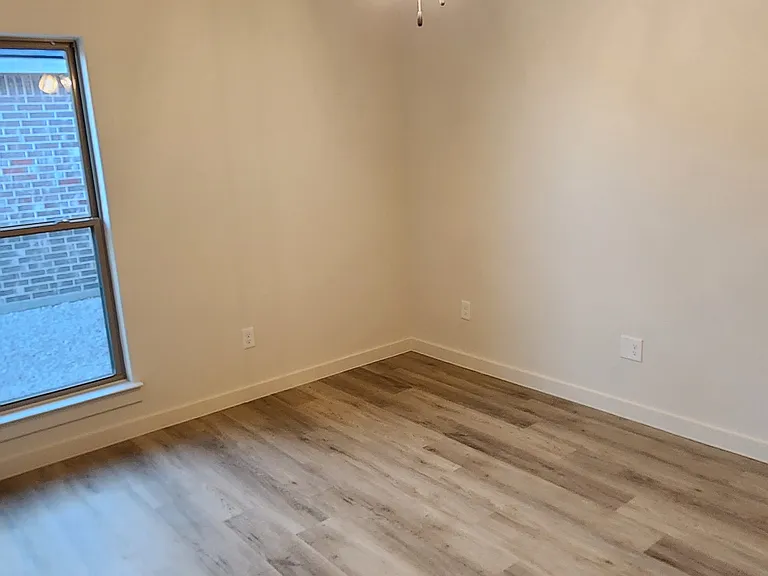 2437 Open Range Ln — Photo 2