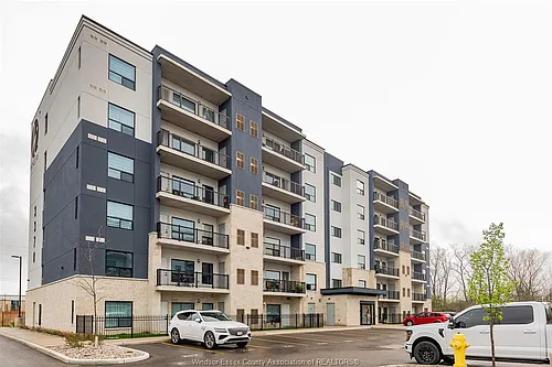 3370 Stella Cres Photo 1