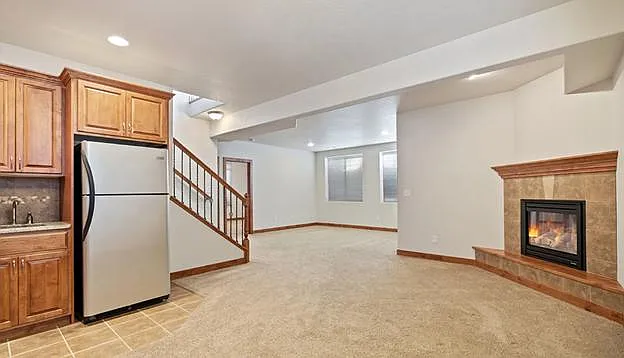 4710 Fruita Dr — Photo 4