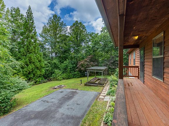 5th image of 189 Tall Pines Dr