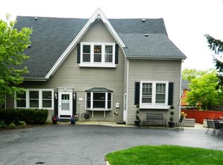 133 Herrick Rd, Riverside, IL 60546