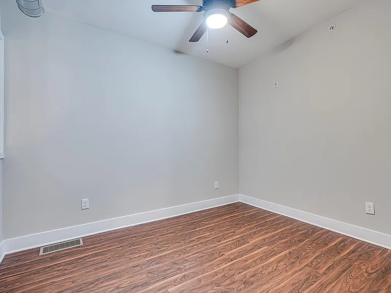 2001 Spring Garden St #303 — Photo 16