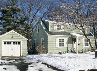 11 Macarthur Rd, Natick, MA 01760