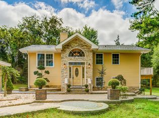 1 Country Ln, Holmdel, NJ 07733