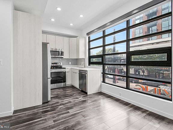4th image of 506 H St NE #202