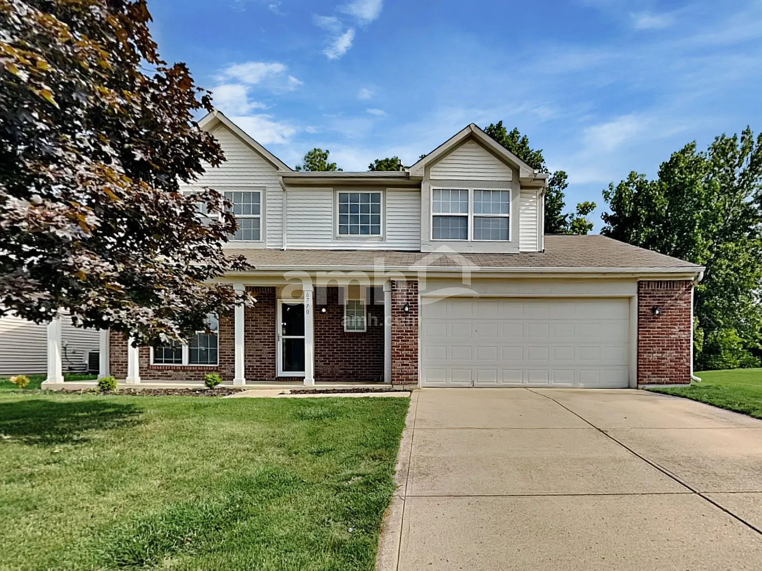 4 bed, 2.5 bath, 2105 sqft, $2,215 — Photo 1