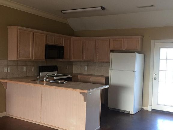 4th image of 2105 E Stanwyk Dr