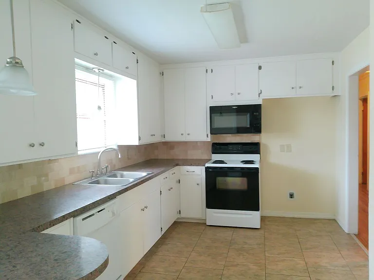 530 Hopper Dr — Photo 5