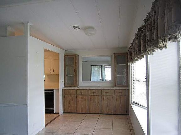 4th image of 416 Edgemar Ct