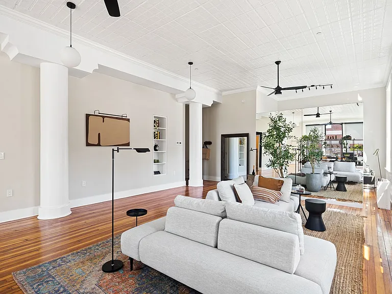303 N Howard St — Photo 14