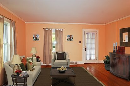 3rd image of 831 Newberry Ave