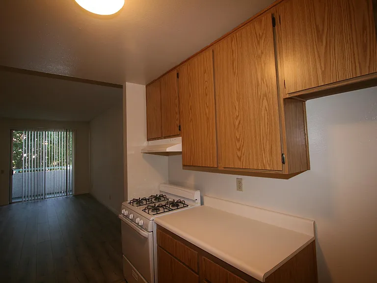 3637 Clarington Ave #113 — Photo 21