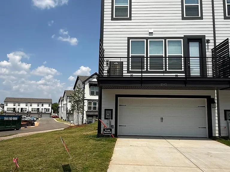 2143 Hawksworth Ln — Photo 5