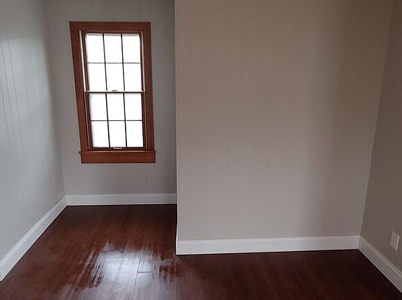 5th image of 559 Fairview Ave