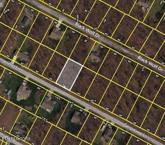 1111 Geronimo Ln, Crossville, TN, 38572