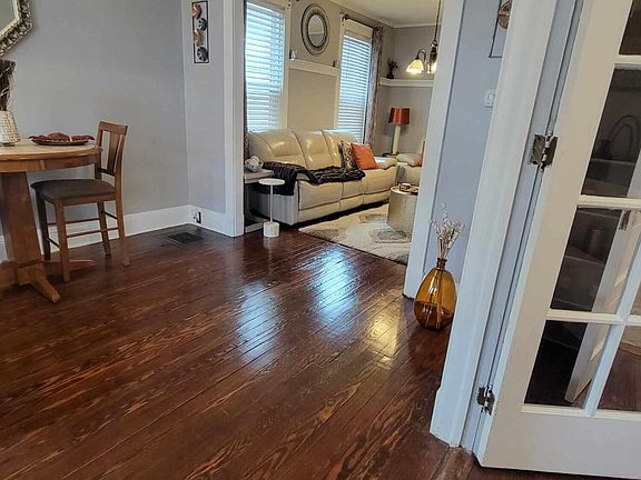 4th image of 10 Lincoln Avenue