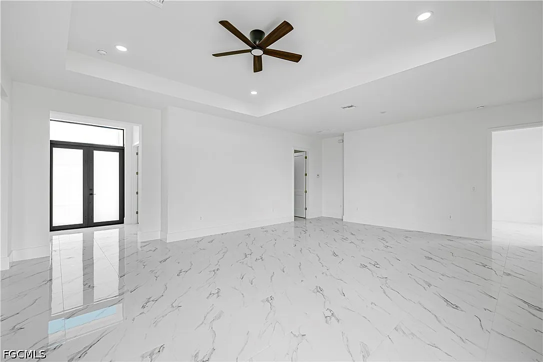 4 bed, 2.0 bath, 1842 sqft, $2,300 — Photo 3