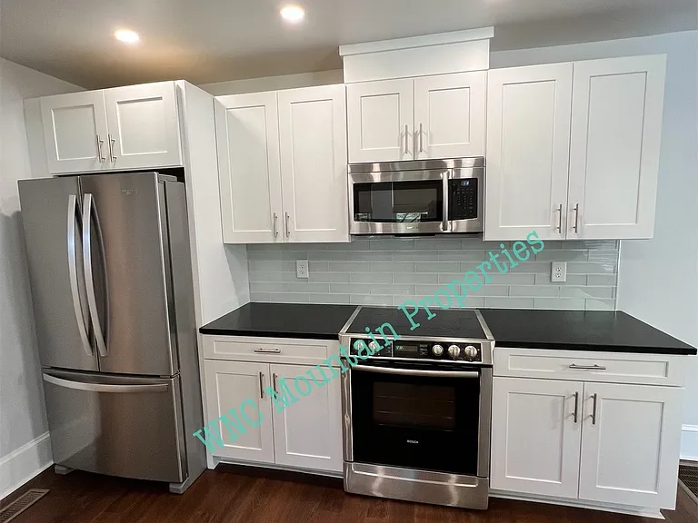 15 Mountain View Ave — Photo 3