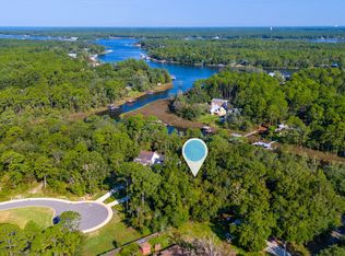 17 Redfish Point Dr, Freeport, FL 32439