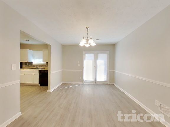 4th image of 1830 Fox Ridge Dr