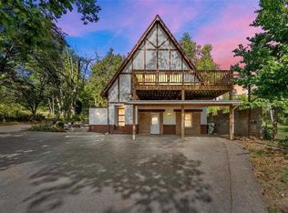 68 36th Ave SW, Cedar Rapids, IA 52404