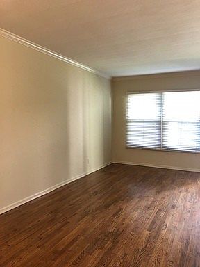 2nd image of 1838 E 2nd St APT 8