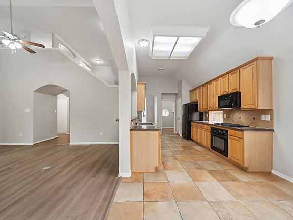 3rd image of 6014 Kingwood Glen Dr