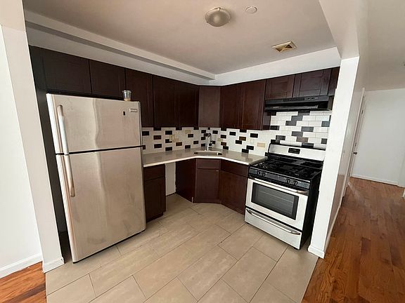 2nd image of 17 Covert St #2