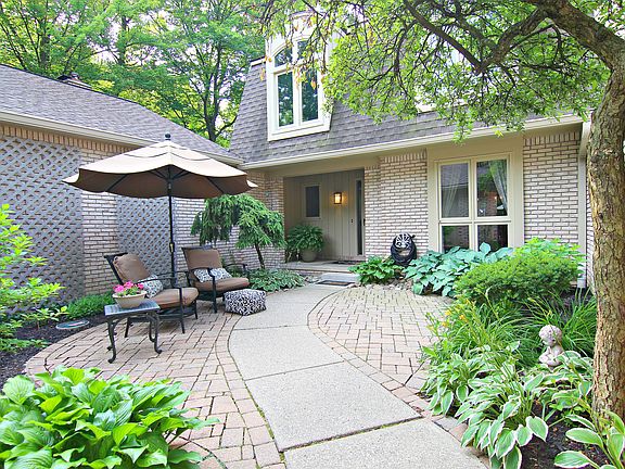 3rd image of 1188 Glenpointe Ct #129