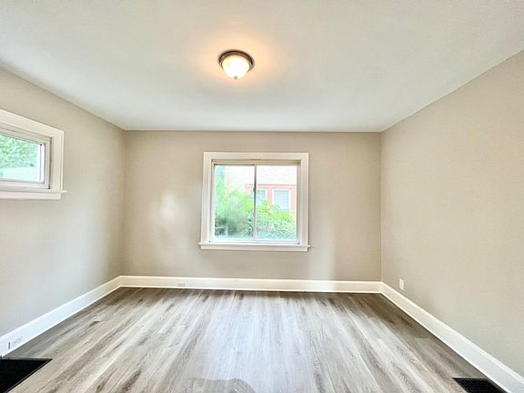 5th image of 4826 Yarmouth Pl