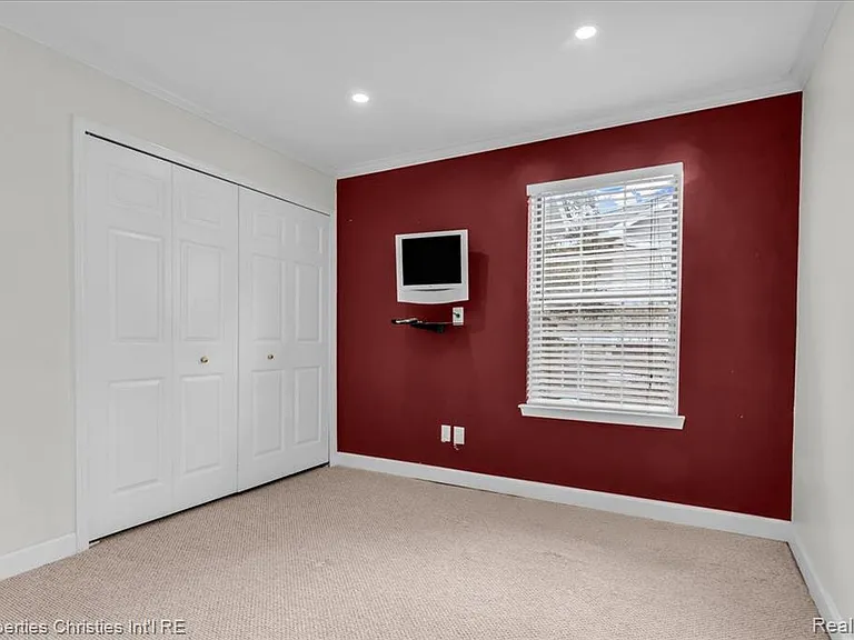 6651 Hearthside Ct — Photo 16