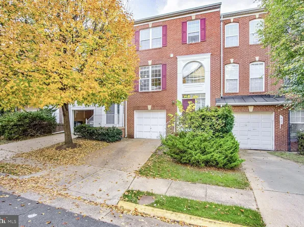 4152 Zinnia Ln, Fairfax, VA 22030
