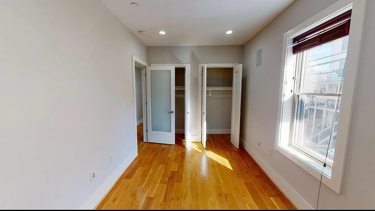 Building Photo - 1159 Oates St NE #B