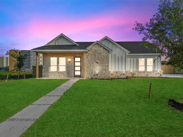 1222 Gannon Ln, Desoto, TX 75115