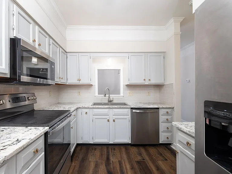 1215 Carriage Park Dr — Photo 9
