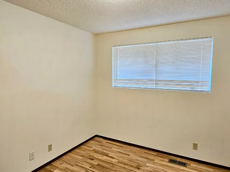14831 NE 12th St — Photo 10