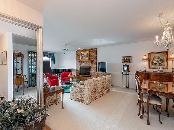 5th image of 701 Lake Hinsdale Dr APT 401