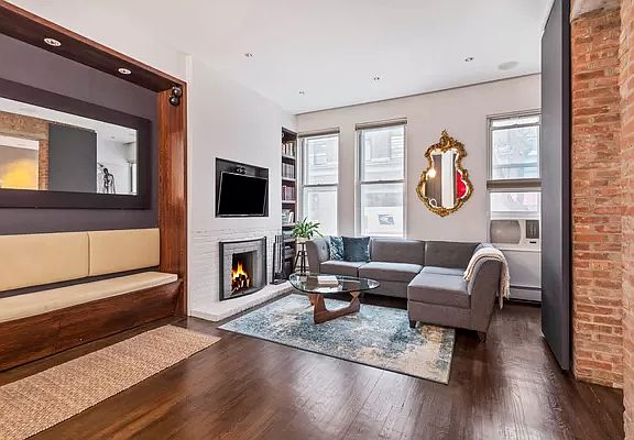 2nd image of 325 W 52nd St APT 1B