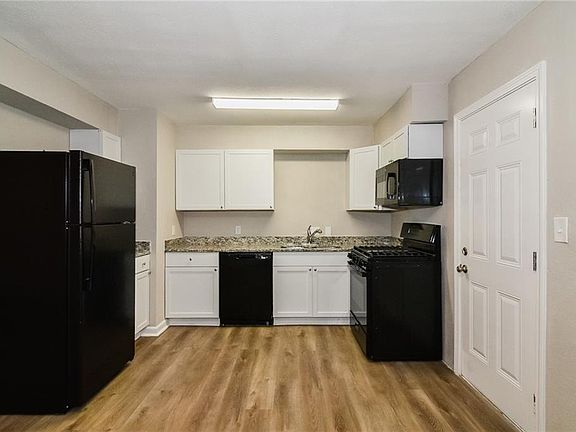 5th image of 11203 Palmer St